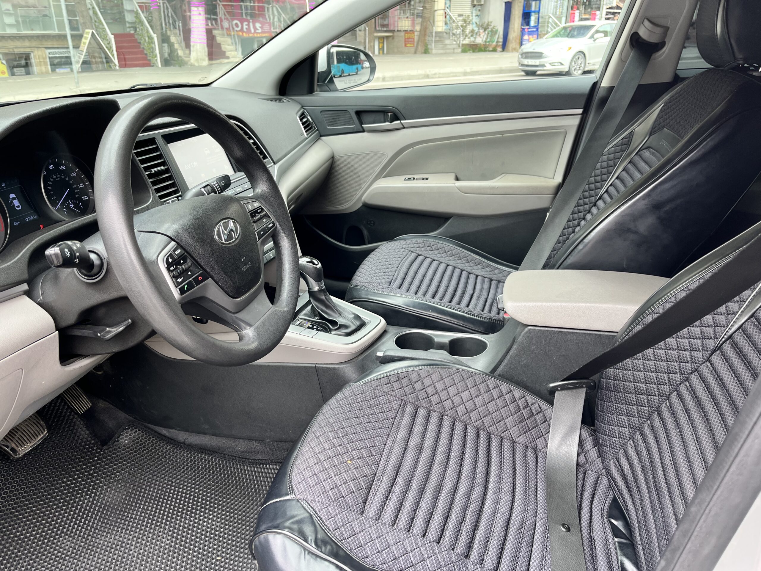 Hyundai Elantra 2018